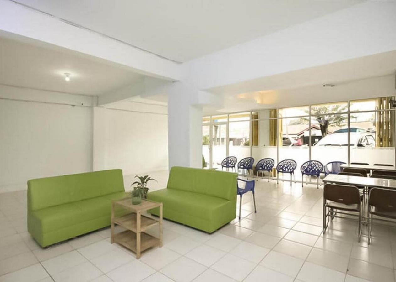 Reddoorz @ Jalan Brigjend Katamso Medan 2 Hotel Exterior photo